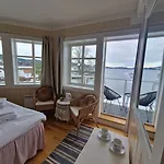 Отель Badehotellet 3*